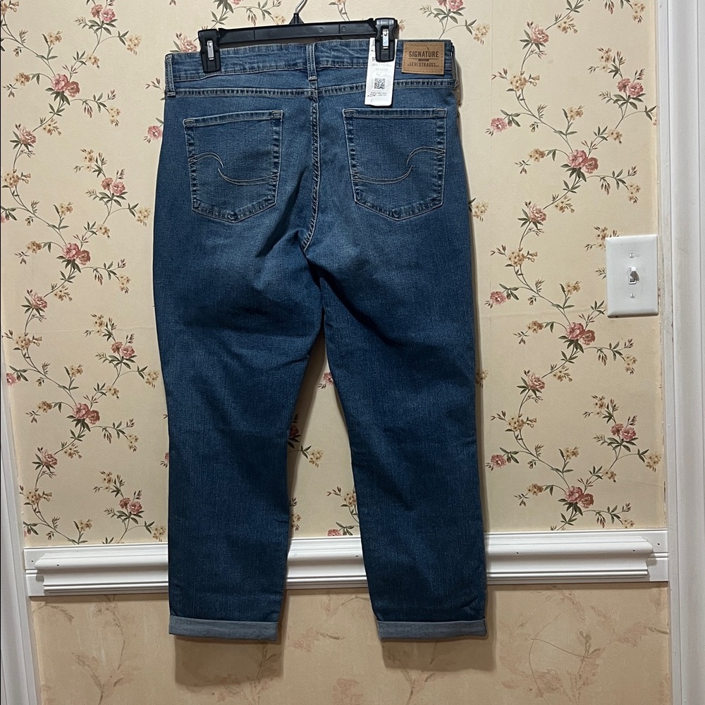 Signature by Levi Strauss Light Blue Jeans, Women’s size 16 Mid Rise Boyfriend